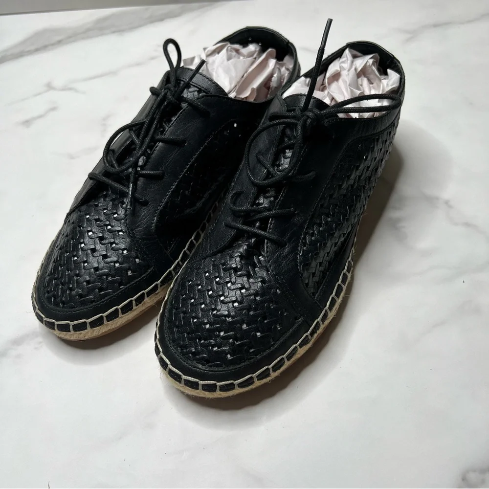Vince Camuto Galstita Lace-Up Sneaker
